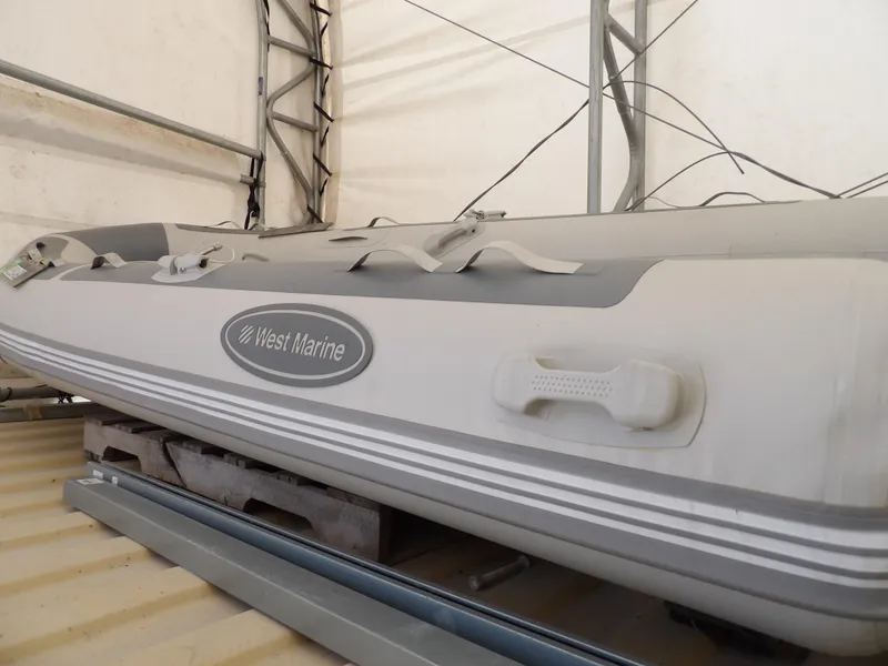 Slide: The Image of Hunter 460 2000 - 74