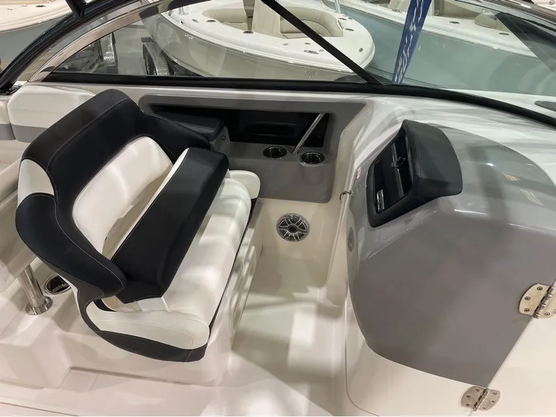 Slide: The Image of Robalo R317 Dual Console 2024 - 16