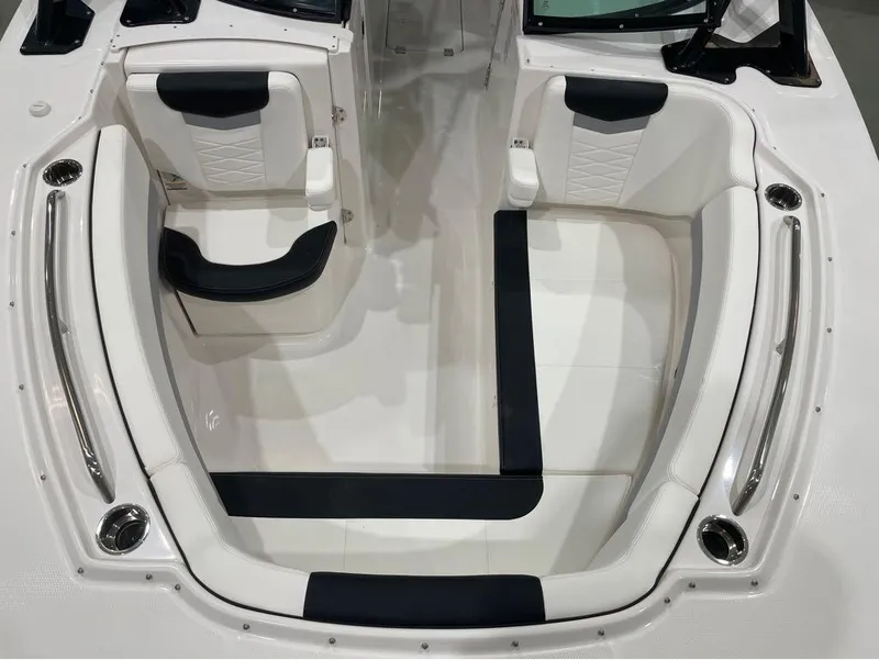 Slide: The Image of Robalo R317 Dual Console 2024 - 18