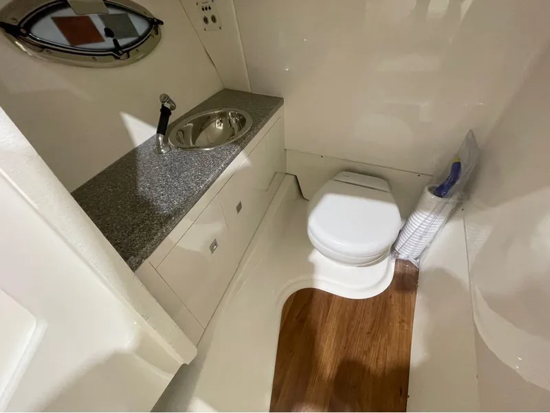 Slide: The Image of Robalo R317 Dual Console 2024 - 20