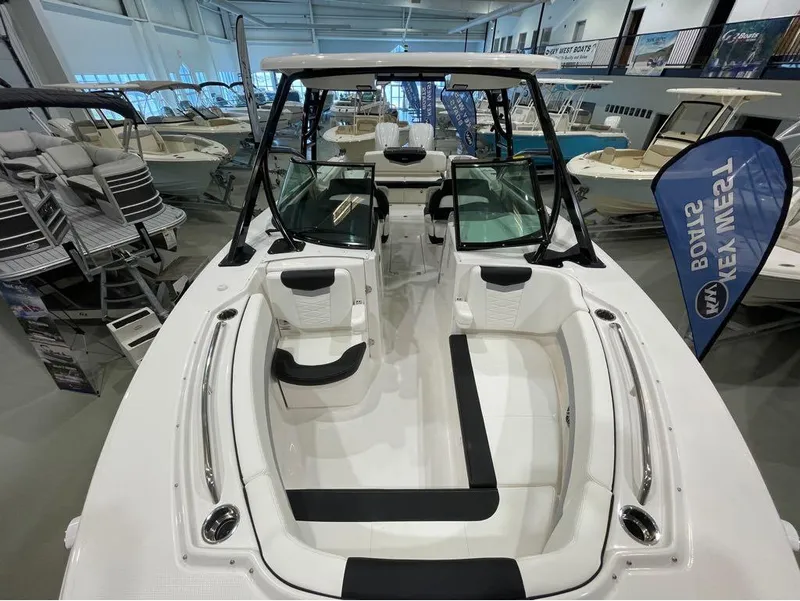 Slide: The Image of Robalo R317 Dual Console 2024 - 33
