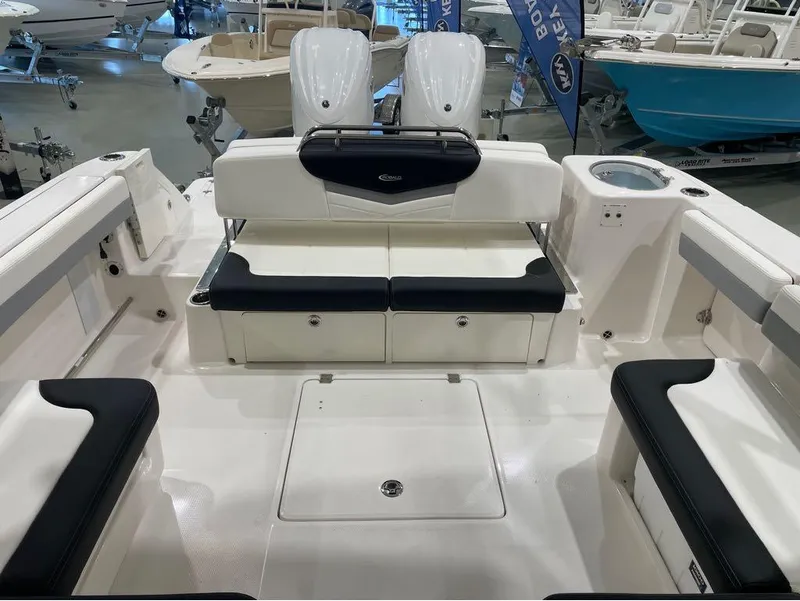 Slide: The Image of Robalo R317 Dual Console 2024 - 36