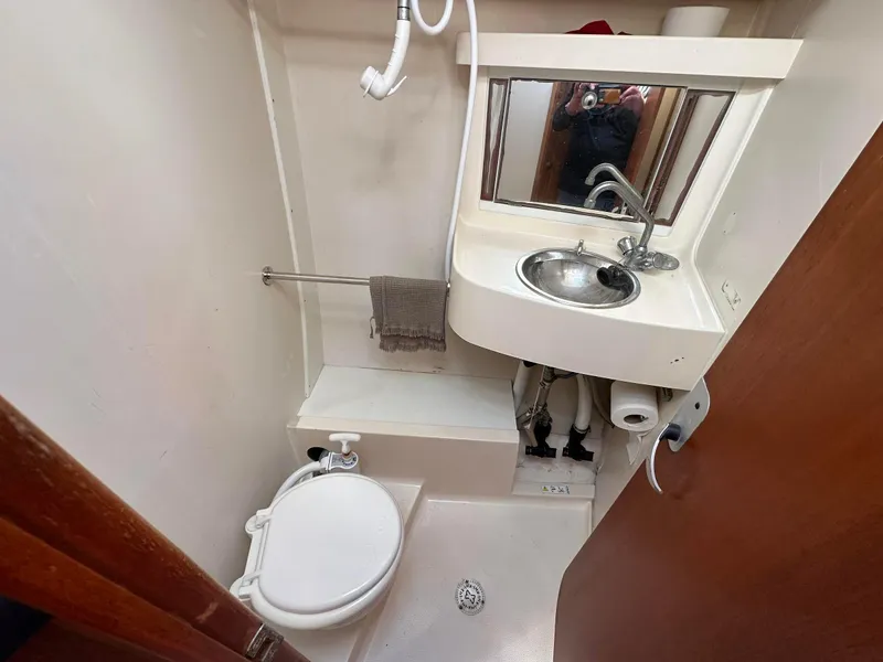 Slide: The Image of Fully enclosed head w/shower - 21