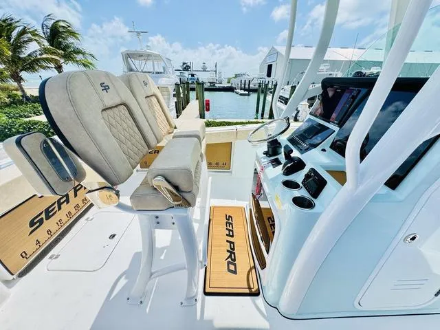 Slide: The Image of Sea Pro 242 DLX Center Console 242CC 242DLX 242 CC 2025 - 11