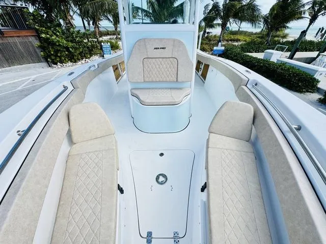 Slide: The Image of Sea Pro 242 DLX Center Console 242CC 242DLX 242 CC 2025 - 20