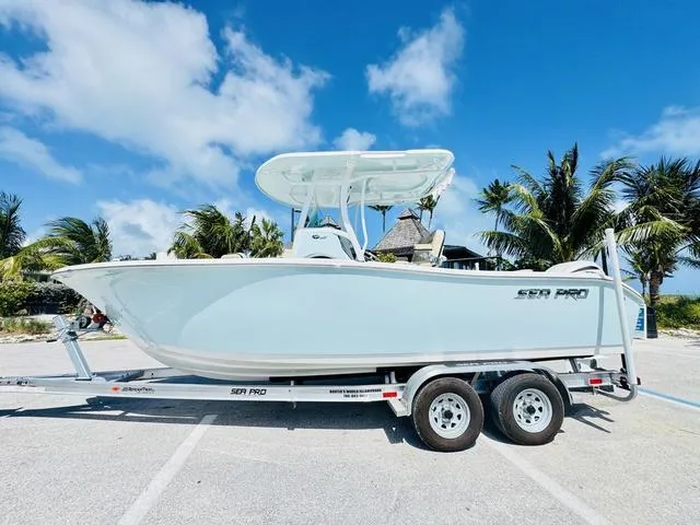 Slide: The Image of Sea Pro 242 DLX Center Console 242CC 242DLX 242 CC 2025 - 3