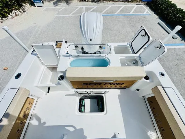 Slide: The Image of Sea Pro 242 DLX Center Console 242CC 242DLX 242 CC 2025 - 8