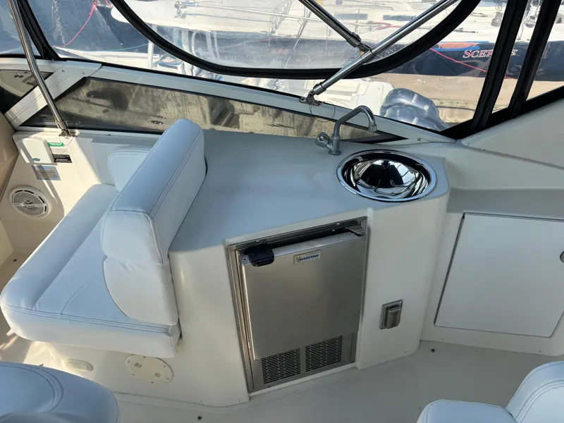 Slide: The Image of Companion Seat/Wet Bar/Ice maker - 15