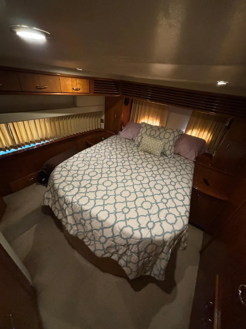 Slide: The Image of Island Queen Berth - 31