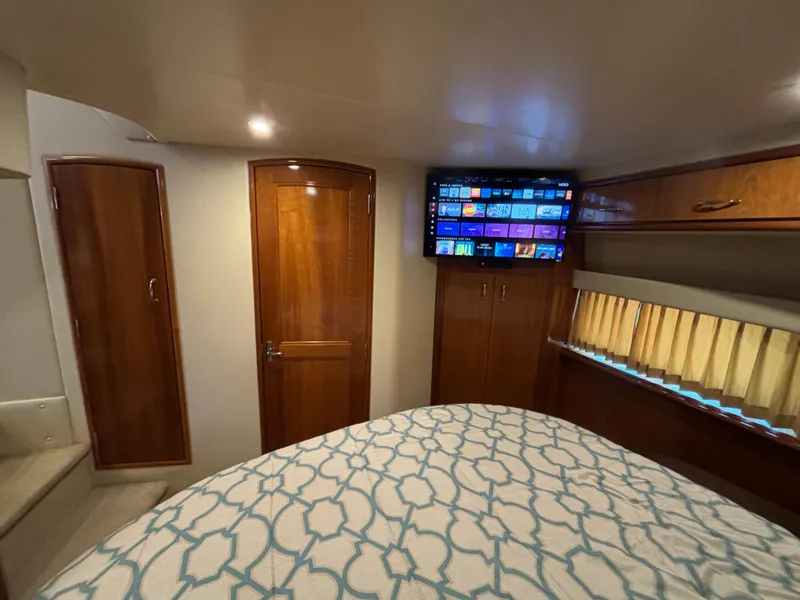Slide: The Image of Hanging locker/head entry/flatscreen tv - 33