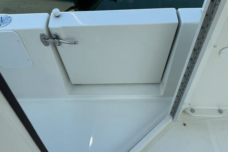 Slide: The Image of Side Boarding Gate (each side) - 4