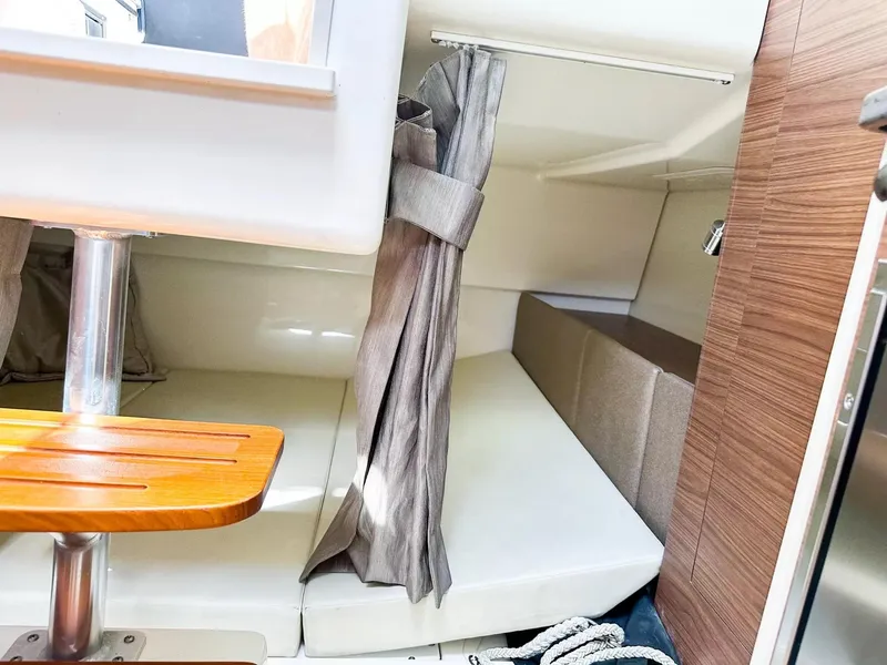 Slide: The Image of Boston Whaler 325 Conquest 2020 - 53