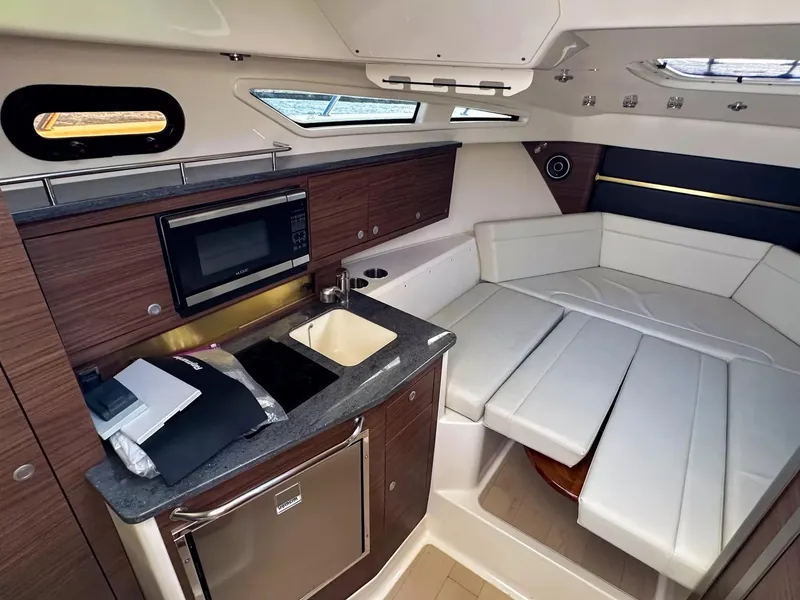 Slide: The Image of Boston Whaler 325 Conquest 2020 - 57