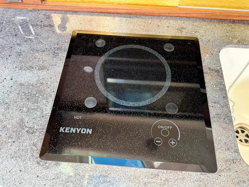 Slide: The Image of Boston Whaler 325 Conquest 2020 - 63