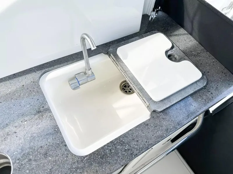 Slide: The Image of Boston Whaler 325 Conquest 2020 - 79