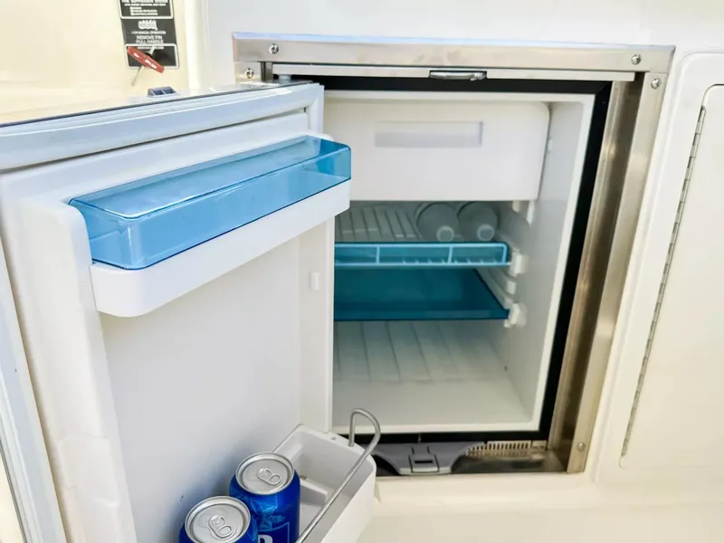 Slide: The Image of Boston Whaler 325 Conquest 2020 - 84