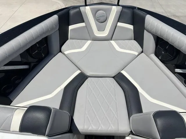 Slide: The Image of Tigé ZX Class 21 ZX 2021 - 12