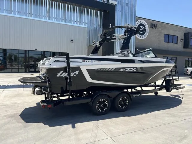 Slide: The Image of Tigé ZX Class 21 ZX 2021 - 3