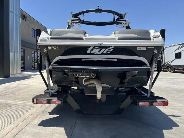 Slide: The Image of Tigé ZX Class 21 ZX 2021 - 4