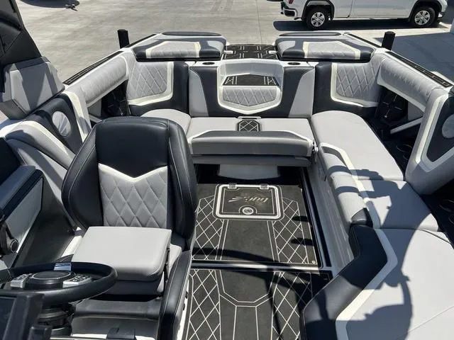 Slide: The Image of Tigé ZX Class 21 ZX 2021 - 9