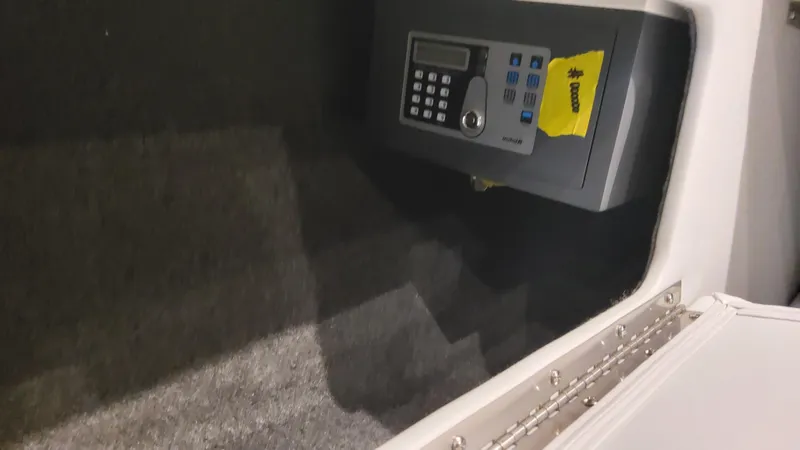 Slide: The Image of Formula 380 Super Sport Crossover OB 2025 - 107