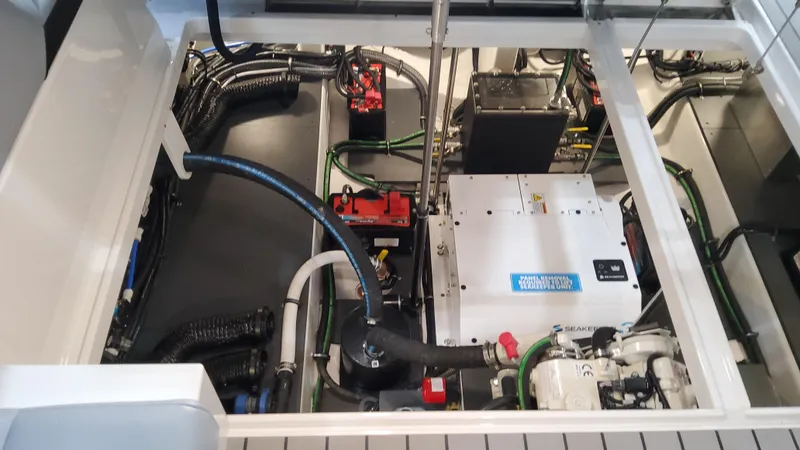 Slide: The Image of Formula 380 Super Sport Crossover OB 2025 - 75