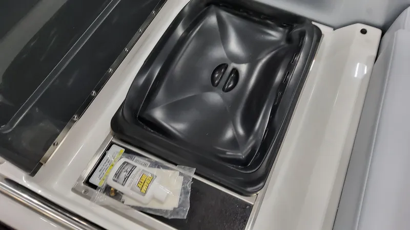 Slide: The Image of Formula 380 Super Sport Crossover OB 2025 - 86