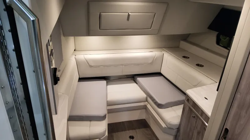 Slide: The Image of Formula 380 Super Sport Crossover OB 2025 - 90