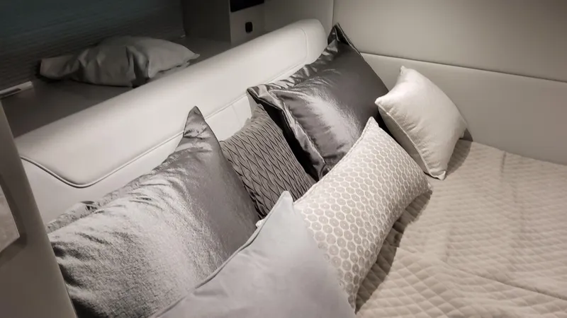 Slide: The Image of Formula 380 Super Sport Crossover OB 2025 - 91