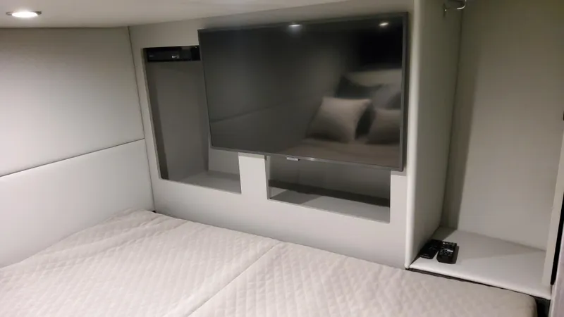 Slide: The Image of Formula 380 Super Sport Crossover OB 2025 - 92