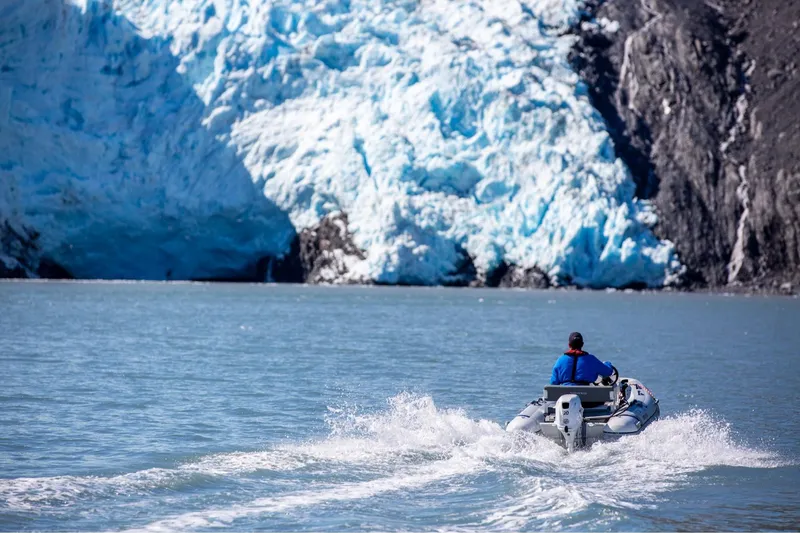Slide: The Image of Highfield Classic 360 GT 2024 in front of glacier landscape. - 5