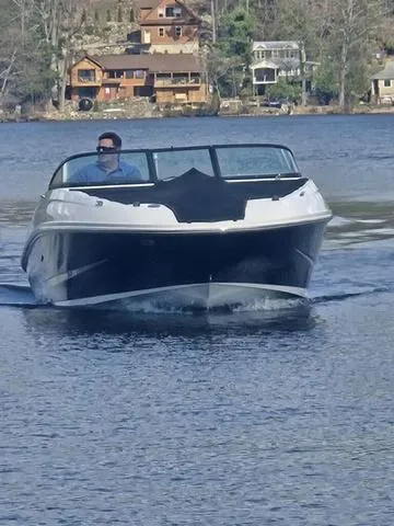 Slide: The Image of Sea Ray 240 Sundeck 2016 - 21