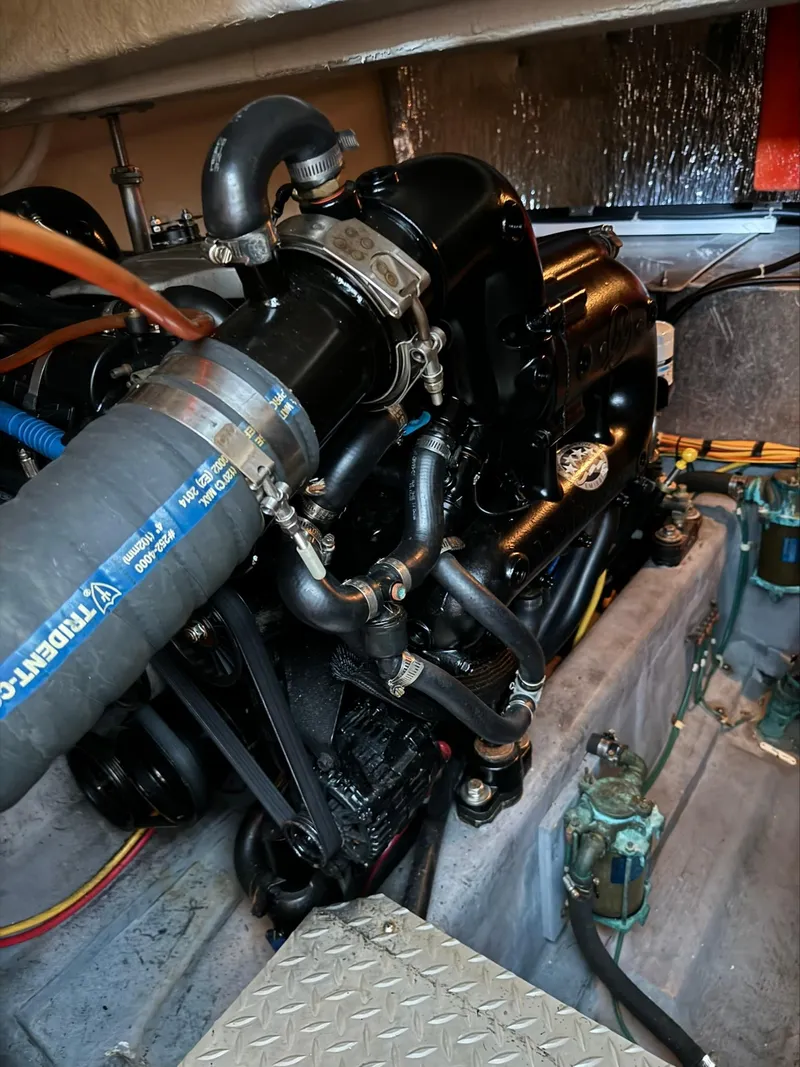 Slide: The Image of Engine compartment of a 2015 Carver C37 Coupe yacht. - 43