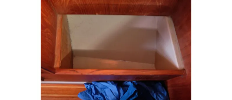 Slide: The Image of Sceptre 36 Athena 1980 - 100