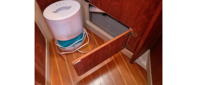 Slide: The Image of Sceptre 36 Athena 1980 - 101