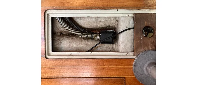 Slide: The Image of Sceptre 36 Athena 1980 - 122