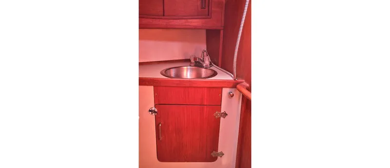 Slide: The Image of Sceptre 36 Athena 1980 - 129