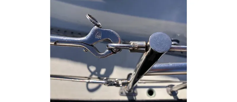 Slide: The Image of Sceptre 36 Athena 1980 - 132