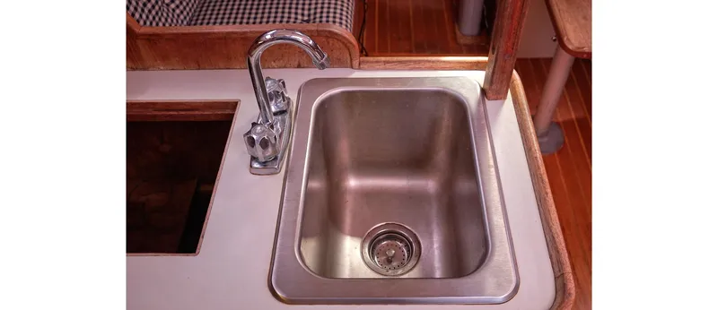 Slide: The Image of Sceptre 36 Athena 1980 - 57