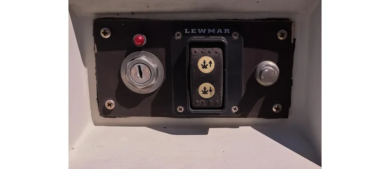 Slide: The Image of Sceptre 36 Athena 1980 - 68