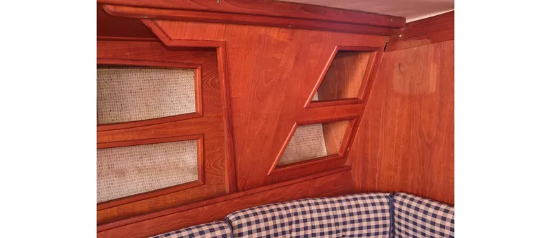 Slide: The Image of Sceptre 36 Athena 1980 - 85