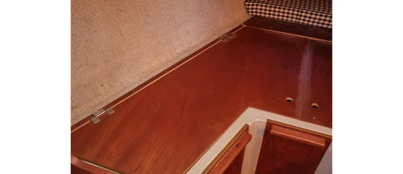 Slide: The Image of Sceptre 36 Athena 1980 - 97