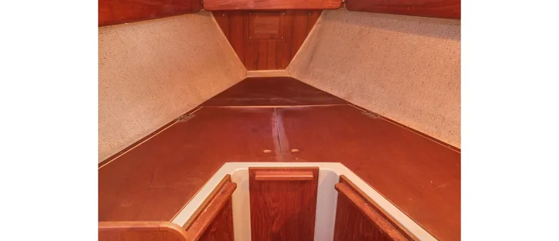 Slide: The Image of Sceptre 36 Athena 1980 - 98