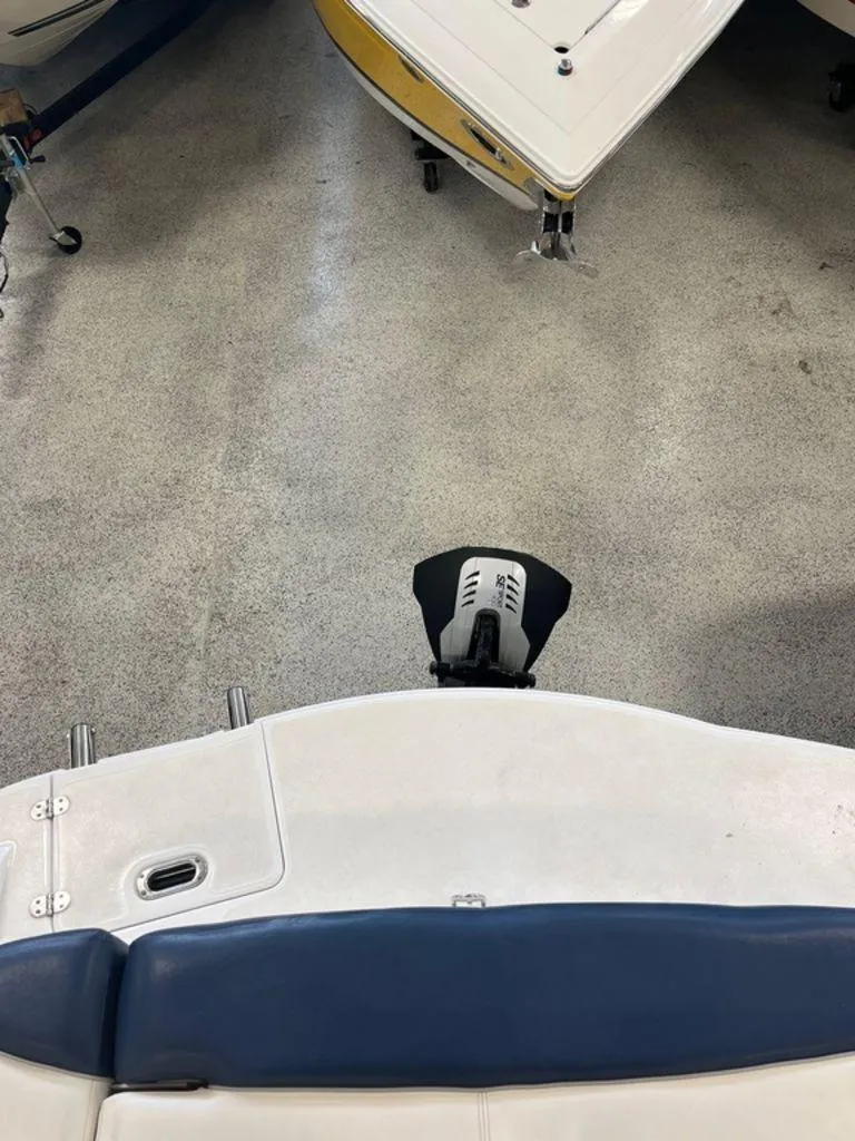 Slide: The Image of Rinker 19QX BR 2018 - 11