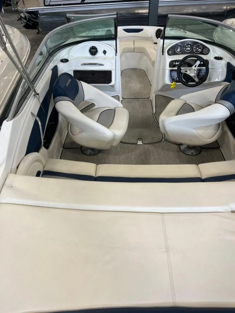 Slide: The Image of Rinker 19QX BR 2018 - 4