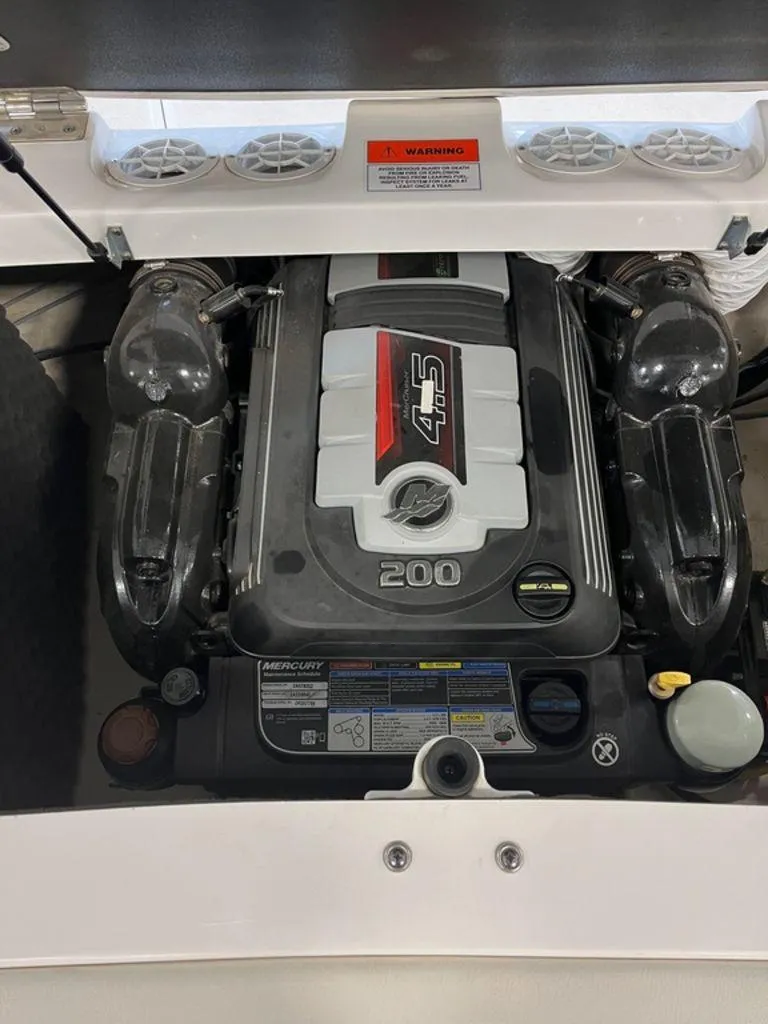 Slide: The Image of Rinker 19QX BR 2018 - 6