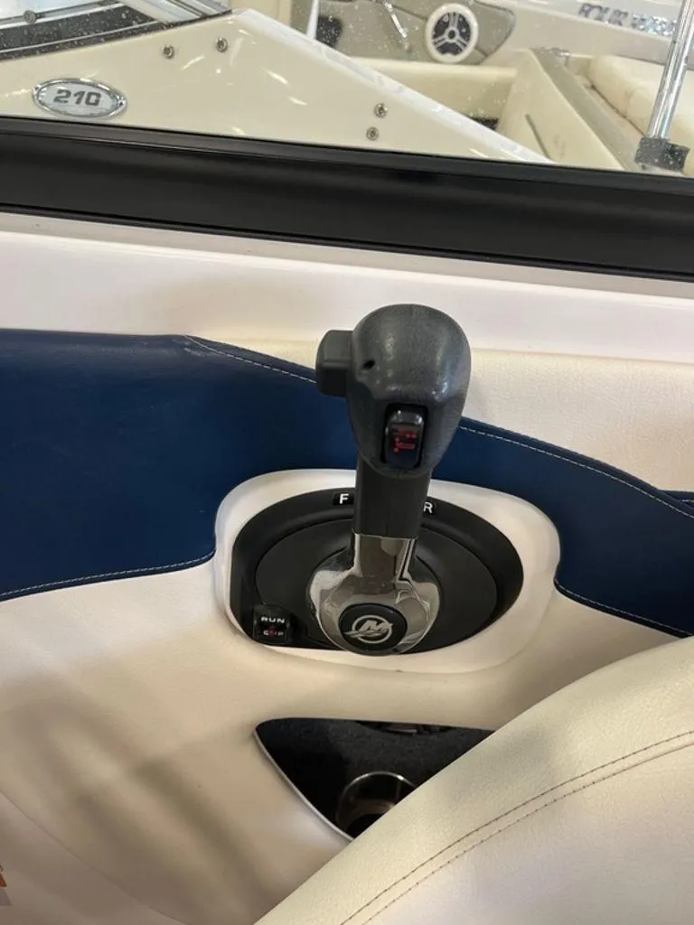 Slide: The Image of Rinker 19QX BR 2018 - 7