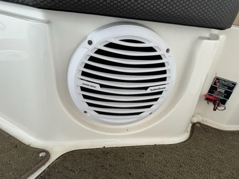 Slide: The Image of Sea Ray SLX 310 2017 - 10