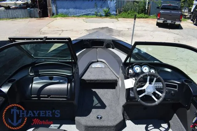 Slide: The Image of Lund 1775 Crossover XS Sport 2025 - 15