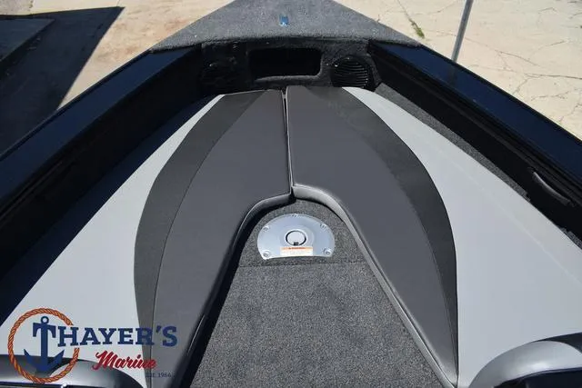 Slide: The Image of Lund 1775 Crossover XS Sport 2025 - 16